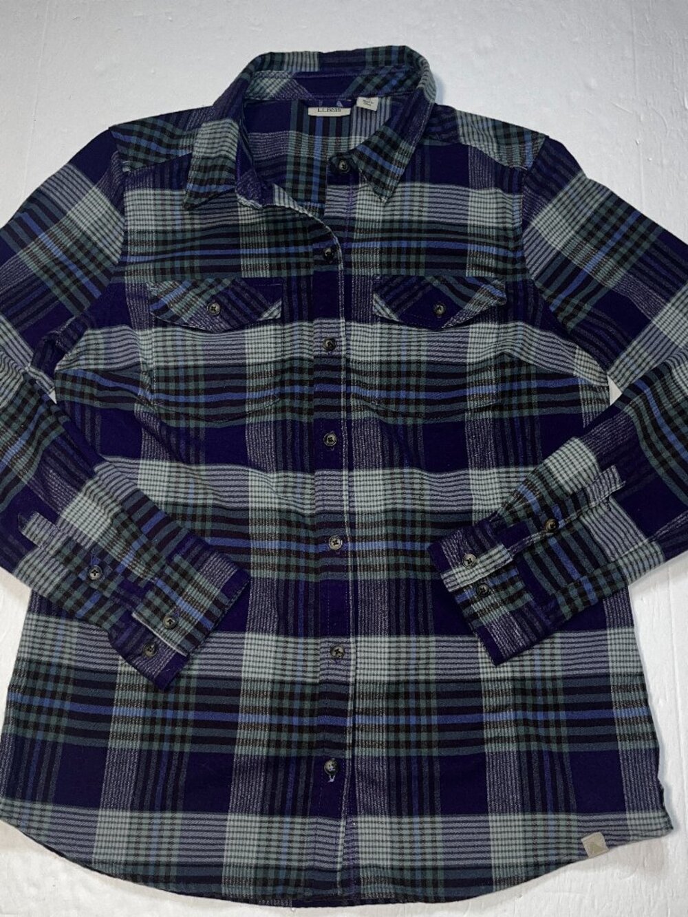 L.L. Bean Signature Camp Flannel shirt purple plaid size medium
